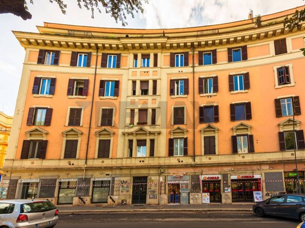 appartamento in vendita a Roma in zona Appio Latino