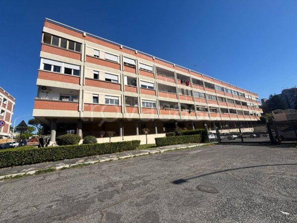 appartamento in vendita a Roma in zona Spinaceto