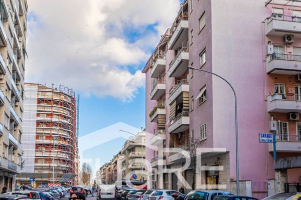 negozio in vendita a Roma in zona Portuense