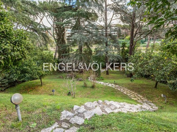 casa indipendente in vendita a Roma in zona Mostacciano