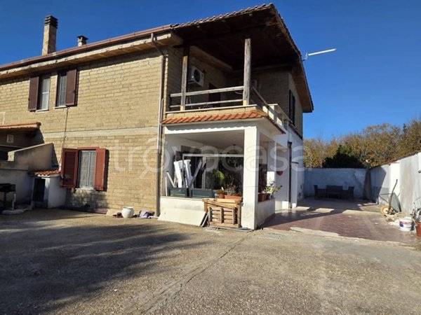 casa indipendente in vendita a Roma in zona Dragona/Bagnoletto