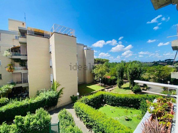 appartamento in vendita a Roma in zona Corviale
