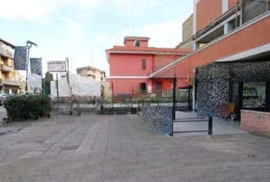 locale commerciale in vendita a Roma