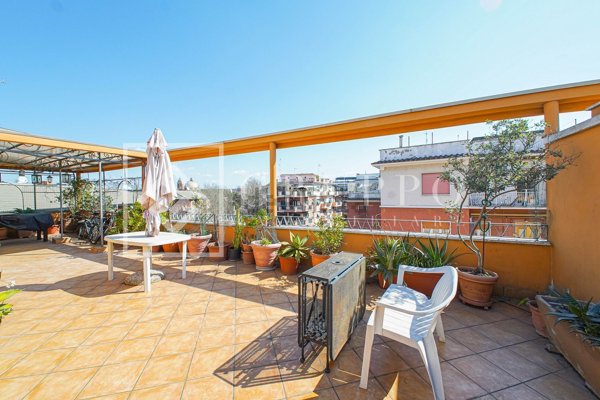 appartamento in vendita a Roma in zona Appio Latino