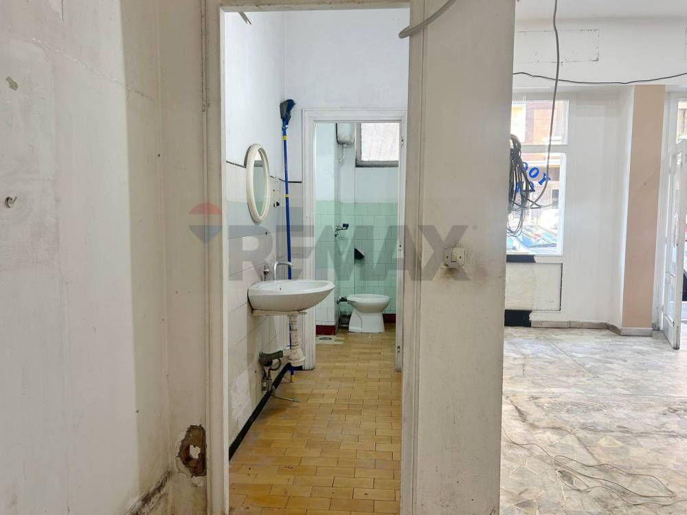 negozio in vendita a Roma in zona Ostia