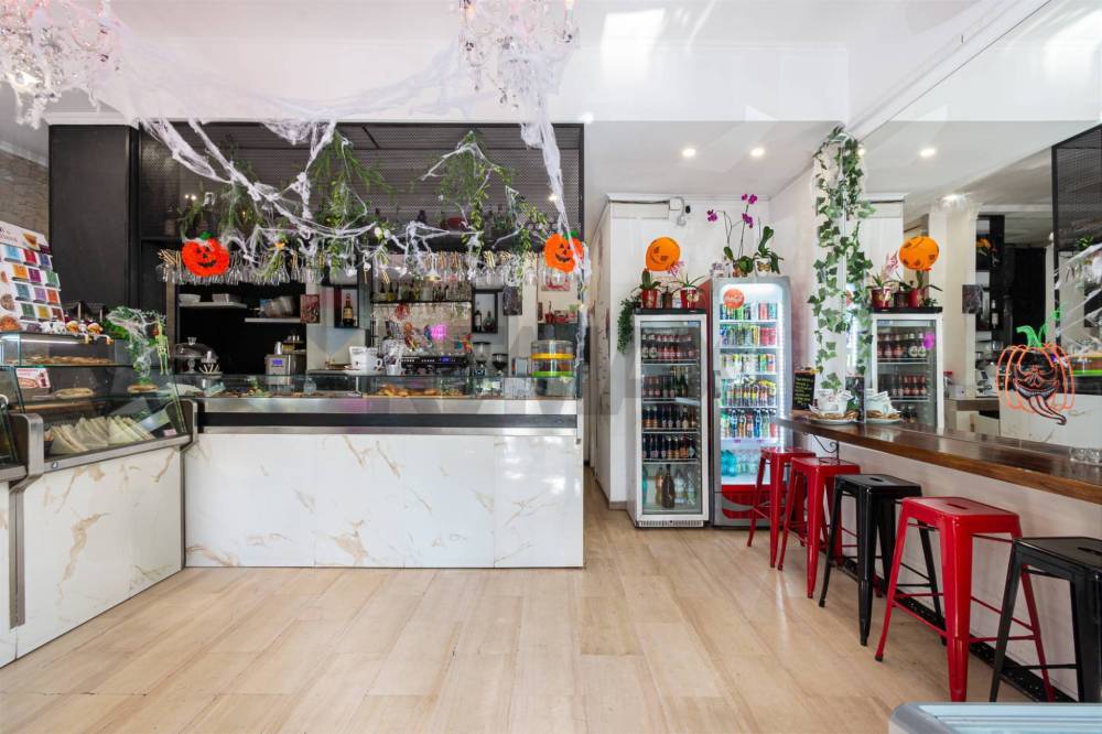 locale commerciale in vendita a Roma in zona Ostia