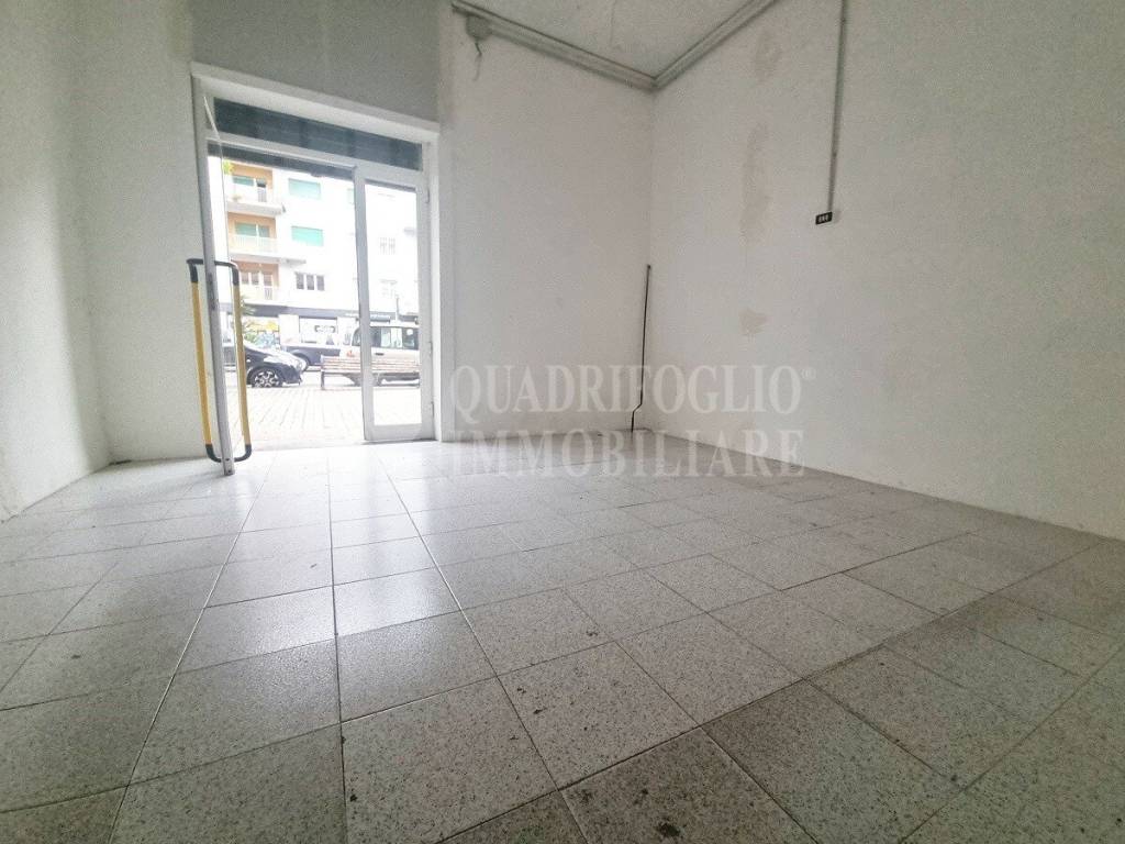 negozio in vendita a Roma in zona Ostia