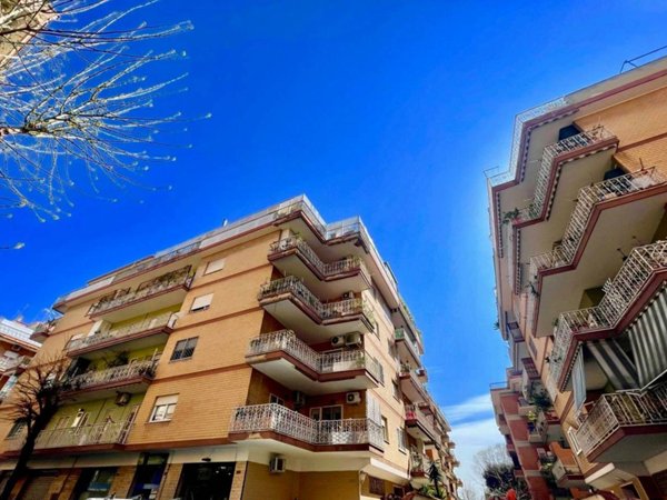 appartamento in vendita a Roma in zona Ostia
