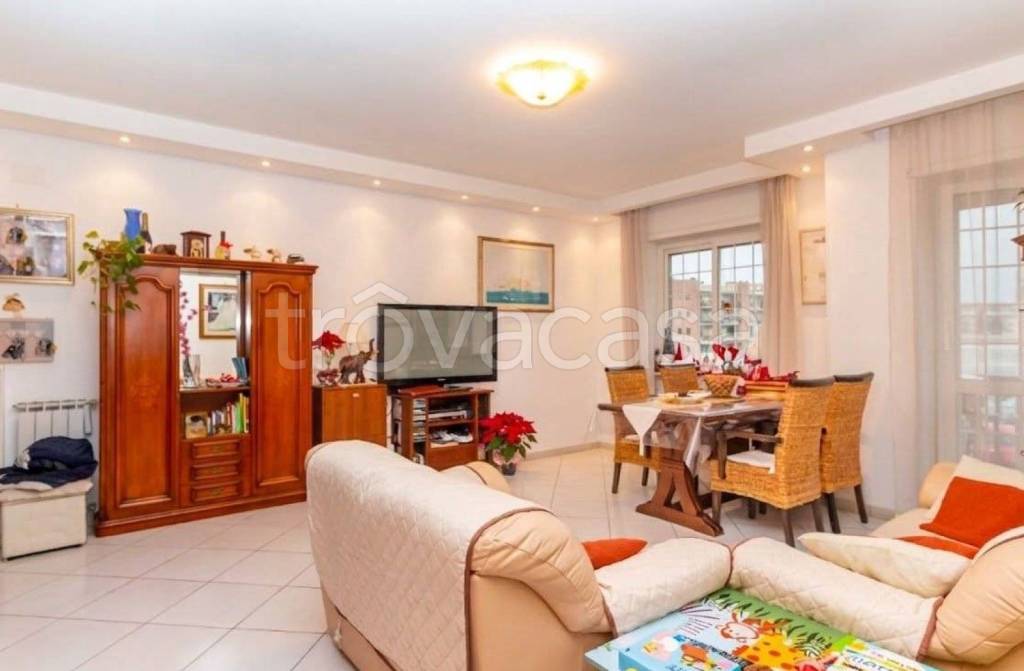 appartamento in vendita a Roma in zona Ostia