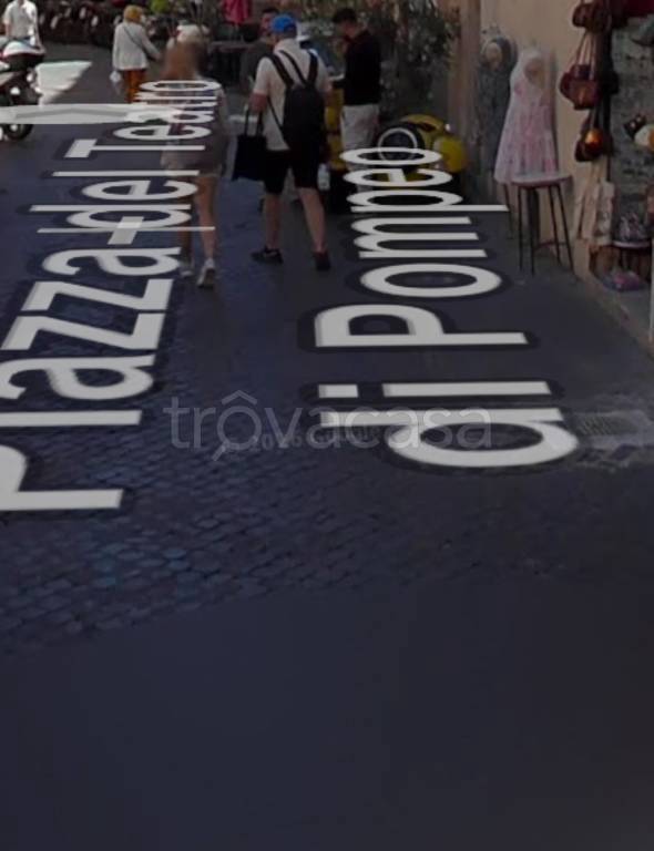 appartamento in vendita a Roma in zona Rione Regola