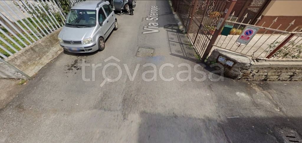 appartamento in vendita a Roma in zona Torre Angela