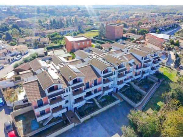 appartamento in vendita a Roma in zona Massimina/Casal Lumbroso