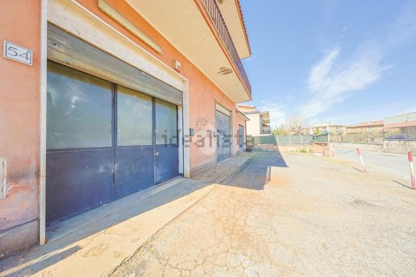 appartamento in vendita a Roma in zona Finocchio