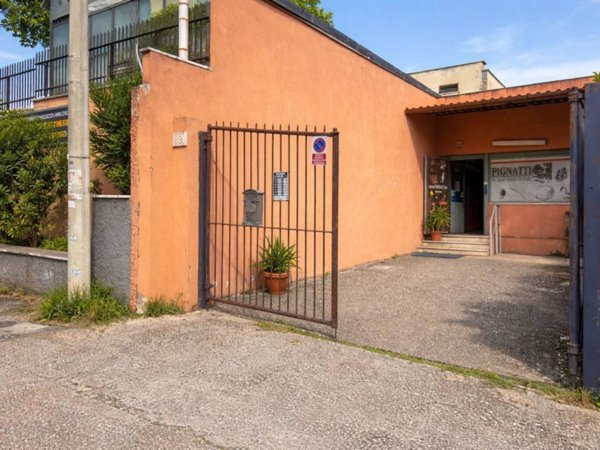 negozio in vendita a Roma in zona Gianicolense