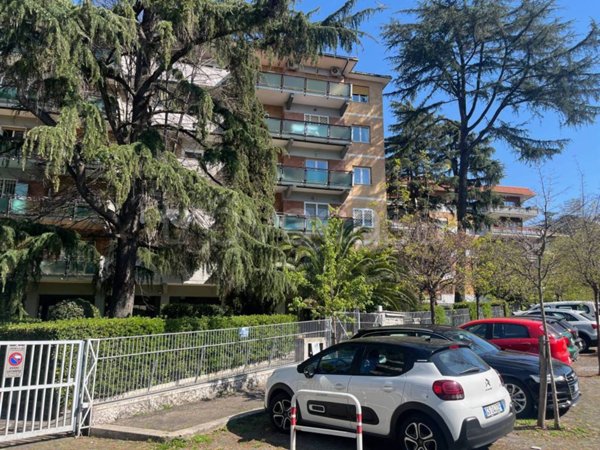 appartamento in vendita a Roma in zona EUR