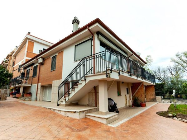 appartamento in vendita a Roma in zona Dragona/Bagnoletto