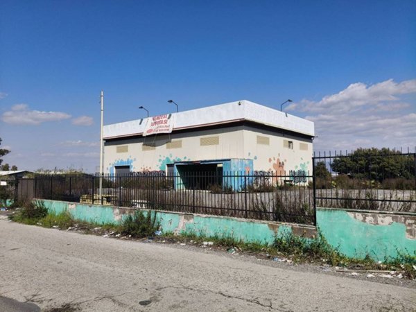 negozio in vendita a Roma in zona Torre Angela