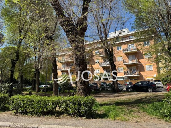 intera palazzina in vendita a Roma in zona Torrevecchia