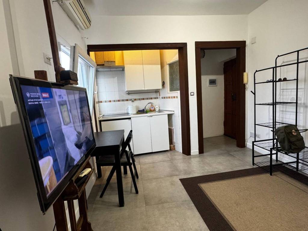 appartamento in vendita a Roma in zona Appio Latino