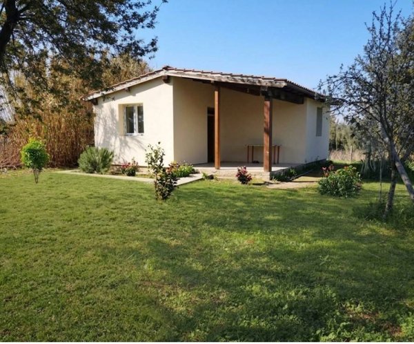 casa indipendente in vendita a Roma in zona Casal Palocco