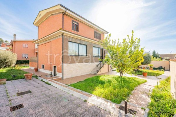 villa in vendita a Roma in zona Massimina/Casal Lumbroso