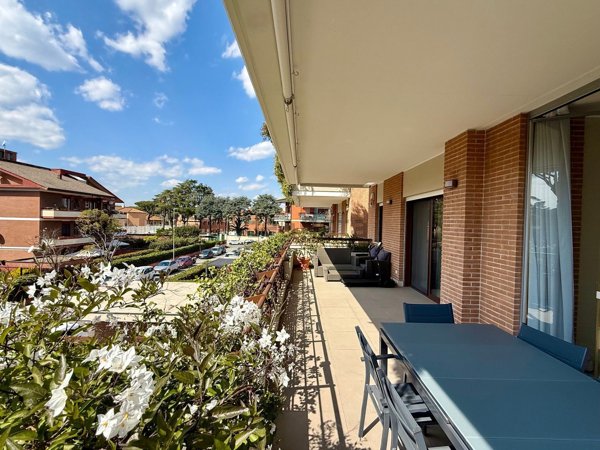 appartamento in vendita a Roma in zona Appio Pignatelli