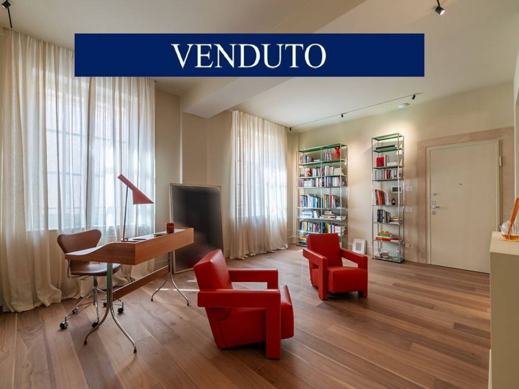 appartamento in vendita a Roma in zona Trevi-Colonna