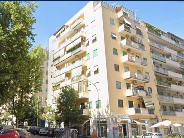 negozio in vendita a Roma in zona Prenestino-Labicano