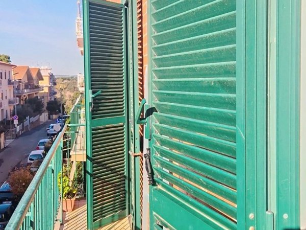appartamento in vendita a Roma in zona Tomba di Nerone