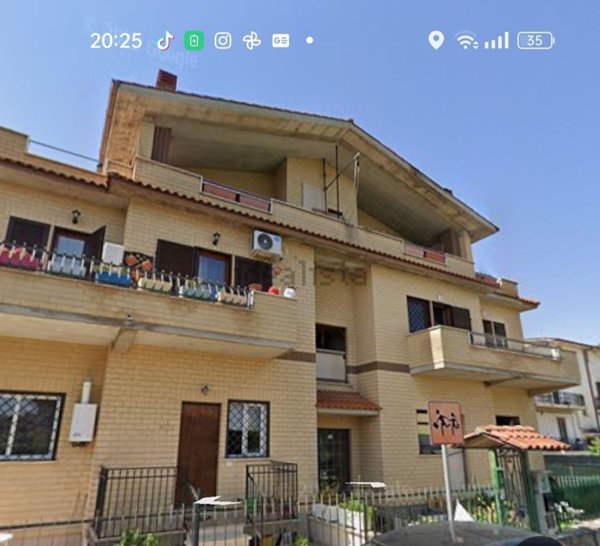 appartamento in vendita a Roma in zona Case Rosse