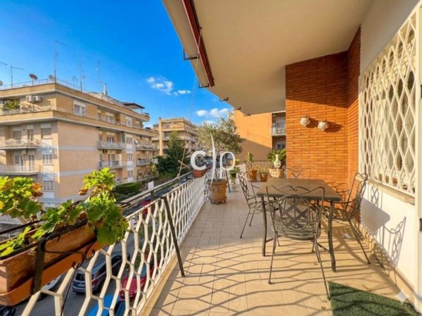 appartamento in vendita a Roma in zona Gianicolense