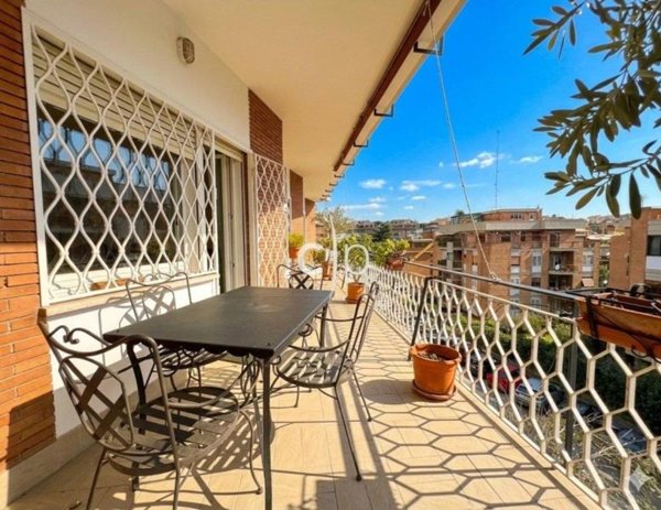 appartamento in vendita a Roma in zona Gianicolense