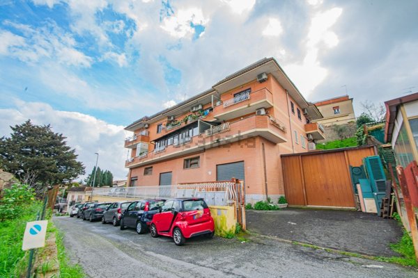 appartamento in vendita a Roma in zona Massimina/Casal Lumbroso
