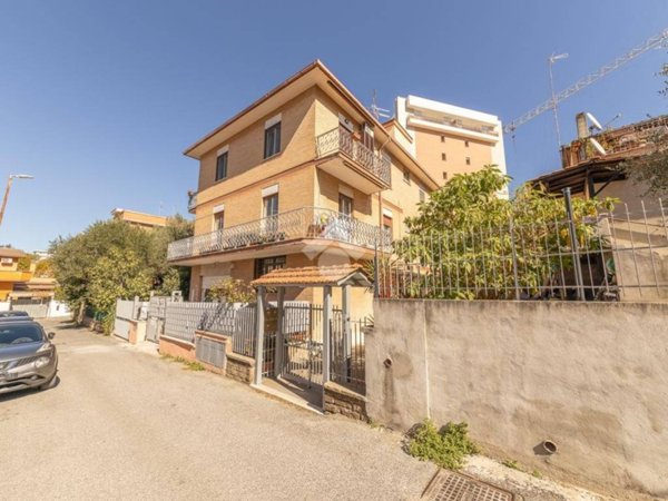 appartamento in vendita a Roma in zona Trastevere