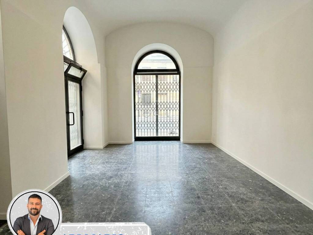 negozio in vendita a Roma in zona Rione Monti/Campitelli