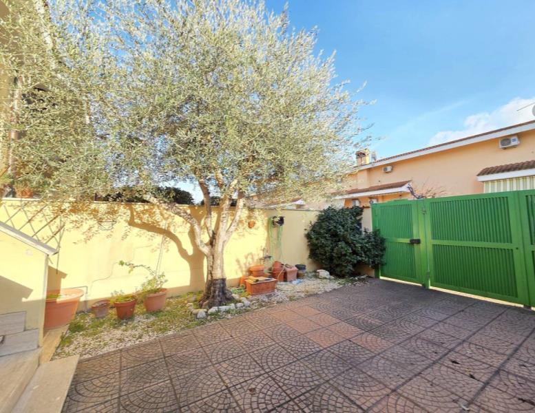 casa indipendente in vendita a Roma in zona Dragona/Bagnoletto