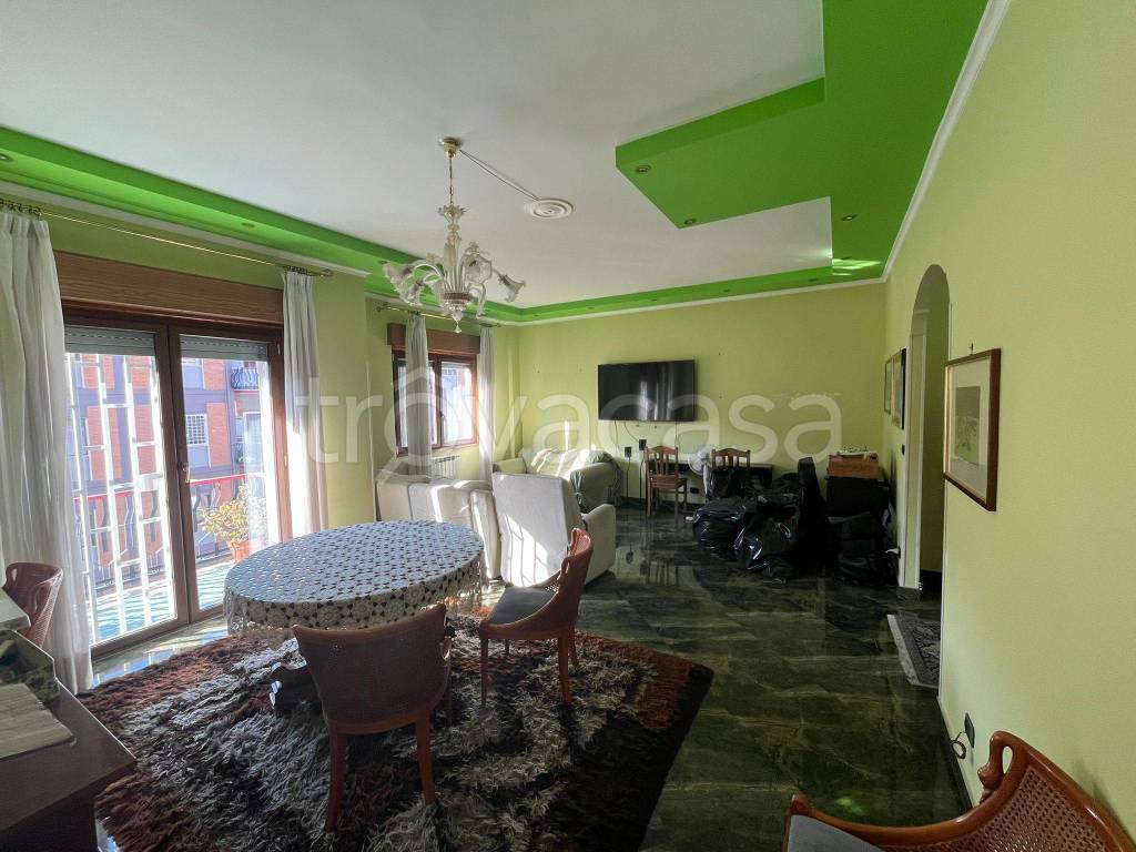 appartamento in vendita a Roma in zona Ardeatino