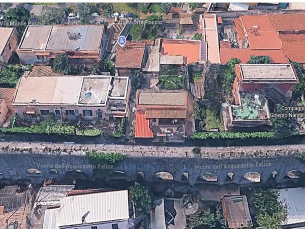 appartamento in vendita a Roma in zona Tuscolano