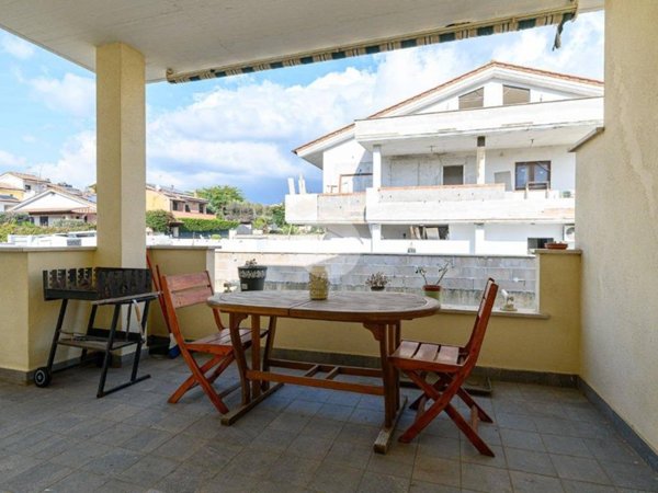 casa indipendente in vendita a Roma in zona Massimina/Casal Lumbroso