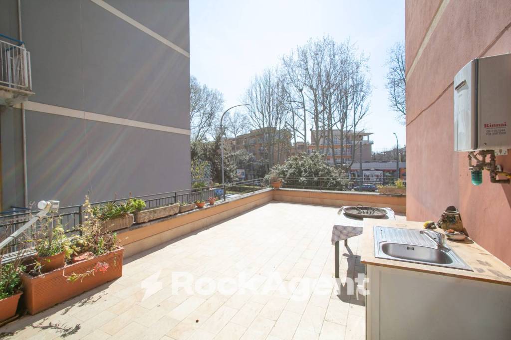 appartamento in vendita a Roma in zona Gianicolense