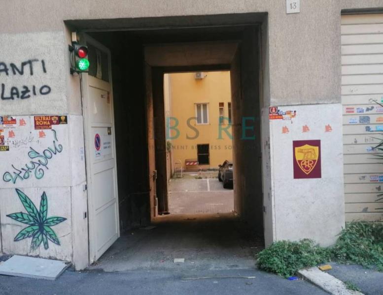 locale commerciale in vendita a Roma in zona Tiburtino
