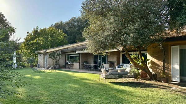 casa indipendente in vendita a Roma in zona Olgiata