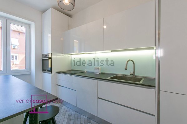 appartamento in vendita a Roma in zona Appio Claudio