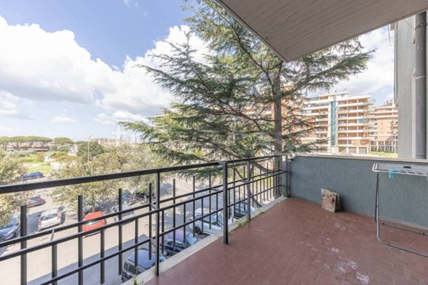 appartamento in vendita a Roma in zona Axa