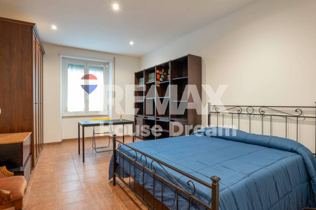 appartamento in vendita a Roma in zona Tuscolano