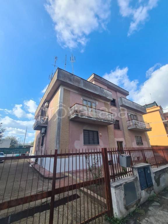 appartamento in vendita a Roma in zona Prima Porta