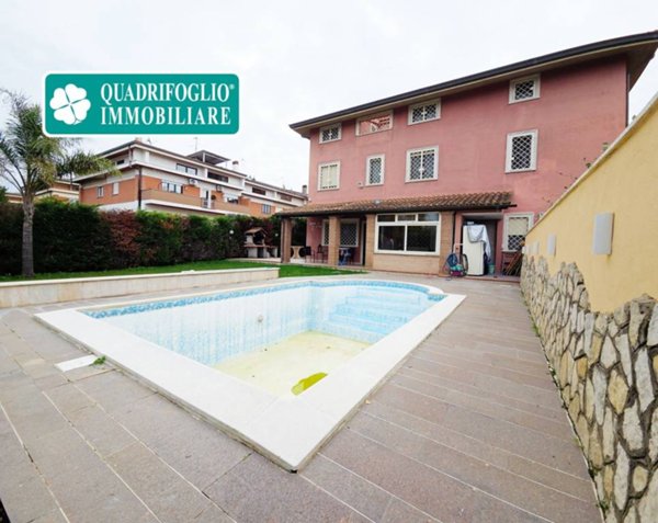 casa indipendente in vendita a Roma in zona Axa