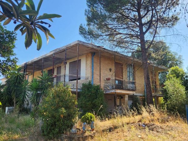 casa indipendente in vendita a Roma in zona Cesano