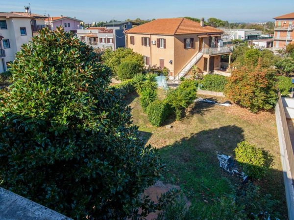 appartamento in vendita a Roma in zona Borghesiana