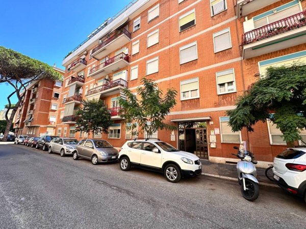appartamento in vendita a Roma in zona Ostia